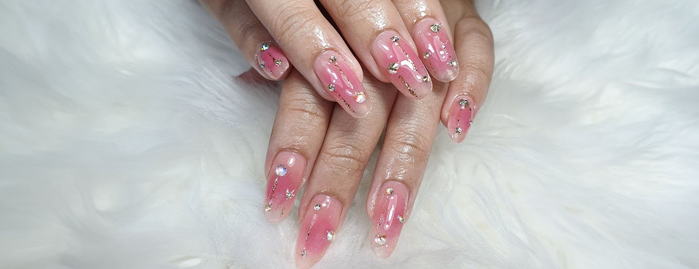 Aura nails - krok po kroku, ako na trendovú manikúru