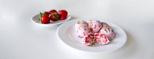 „Frozen joghurt bites“ s jahodami